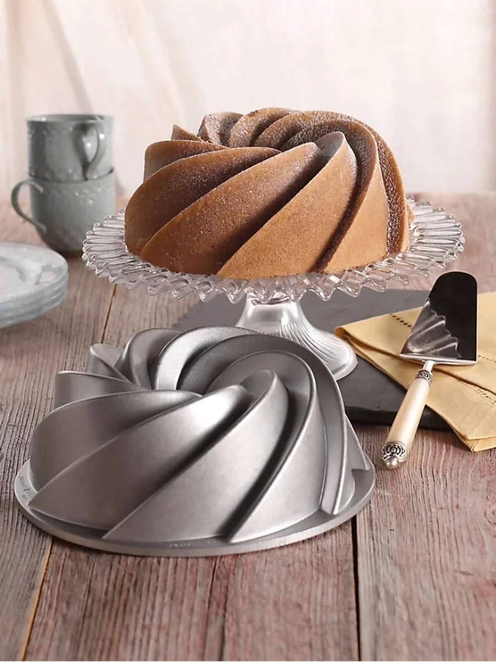 Nordic Ware Cast Bundt Cake Pan